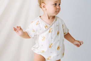 Nest Designs Bamboo Pima Short Sleeve Kimono Onesie - The Lion and The Mouse