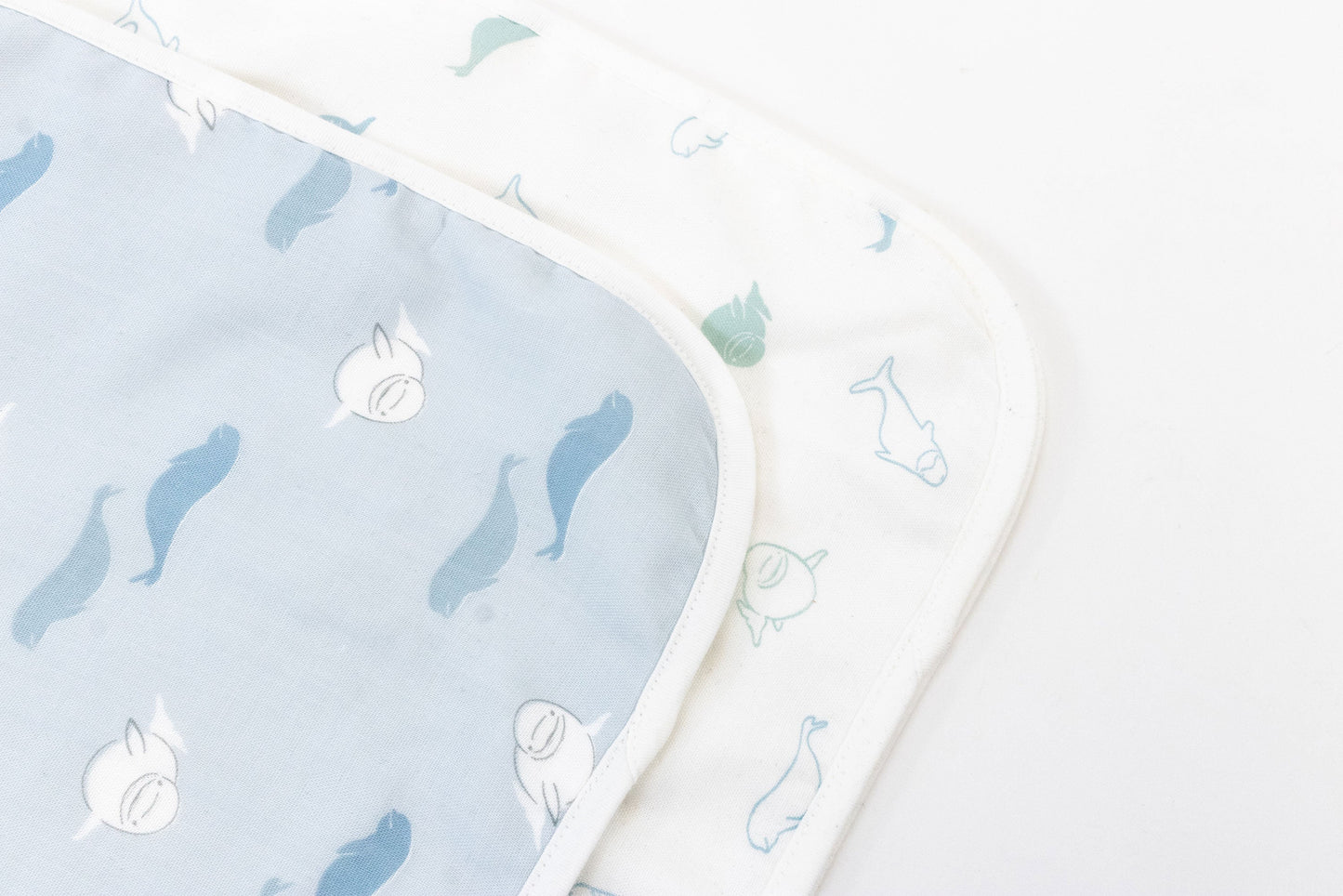 Nest Designs Burp ' n Bib (2 Pack) - Belugas