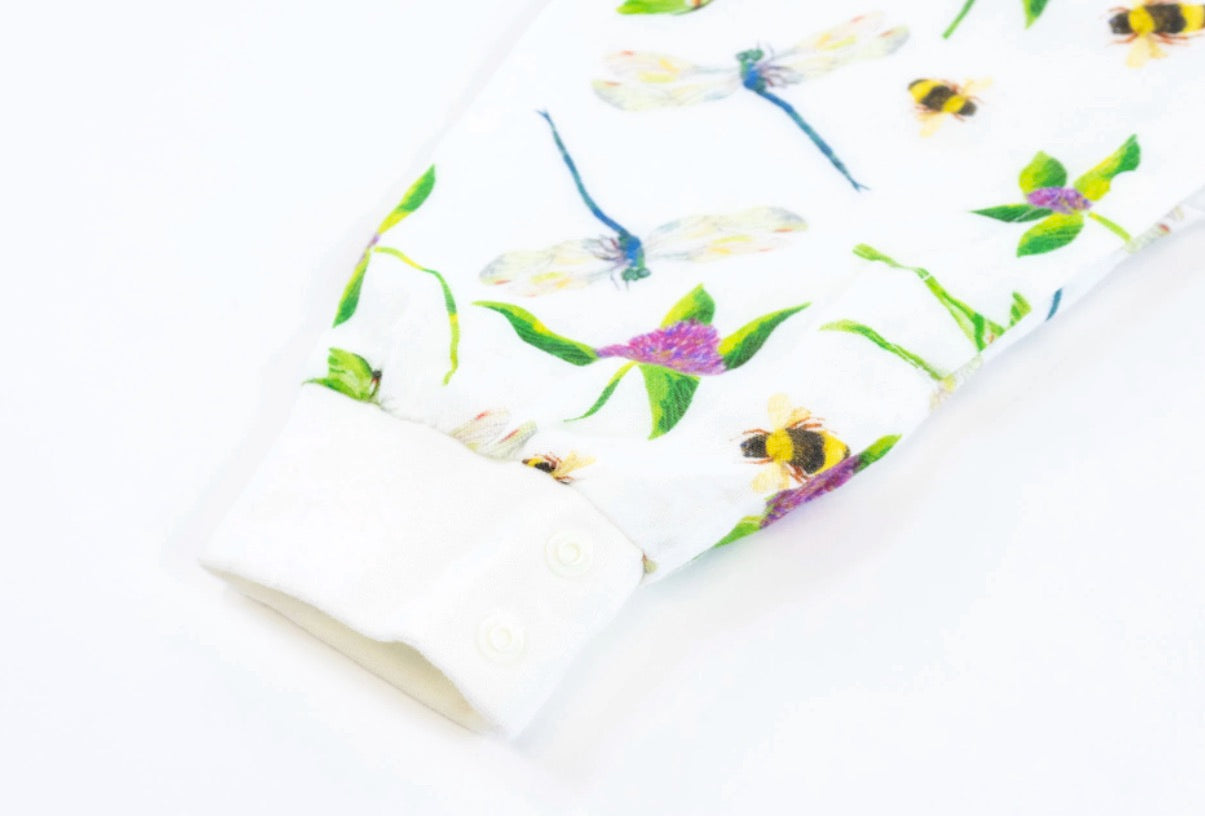 Nest Designs x Eric Carle 0.6Tog竹纤维长袖连体衣-花园飞行