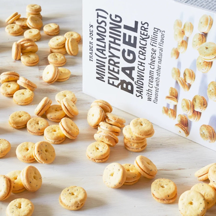 一口两三个Mini (Almost) Everything Bagel Sandwich Crackers