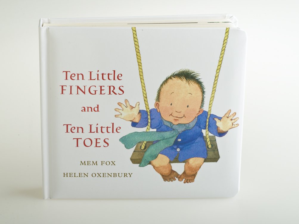 畅销绘本Ten Little Fingers Ten Little Toes