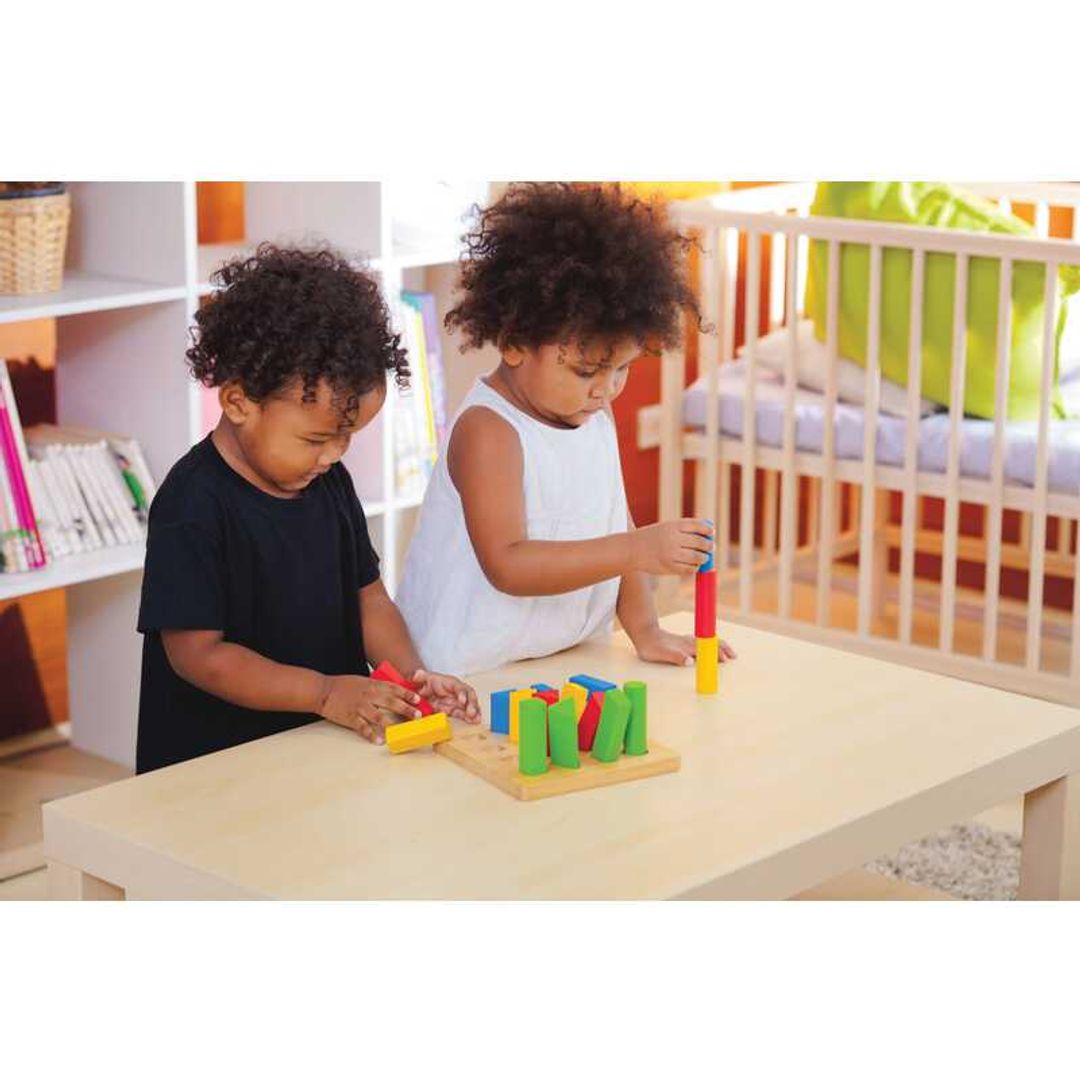 泰国PlanToys Geometric Peg Board