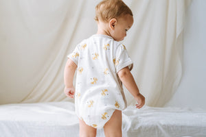 Nest Designs Bamboo Pima Short Sleeve Kimono Onesie - The Lion and The Mouse